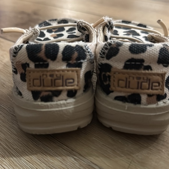 Toddler Hey Dude Leopard Print Sneakers - Picture 3 of 5